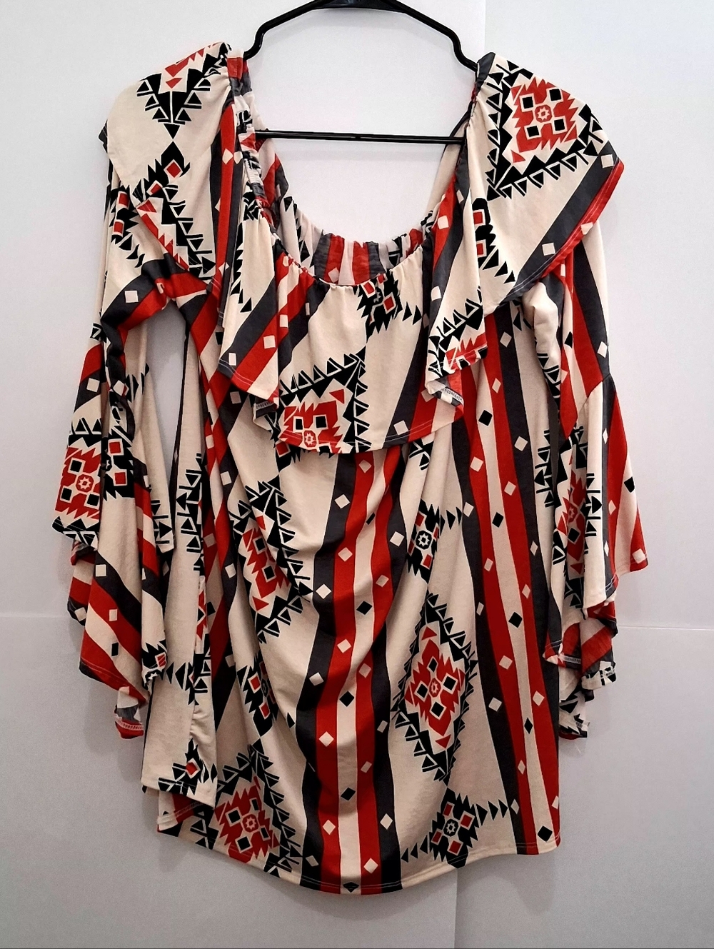 L&B Off-Shoulder Ruffle Blouse Geometric Print Size M FiT LARGE